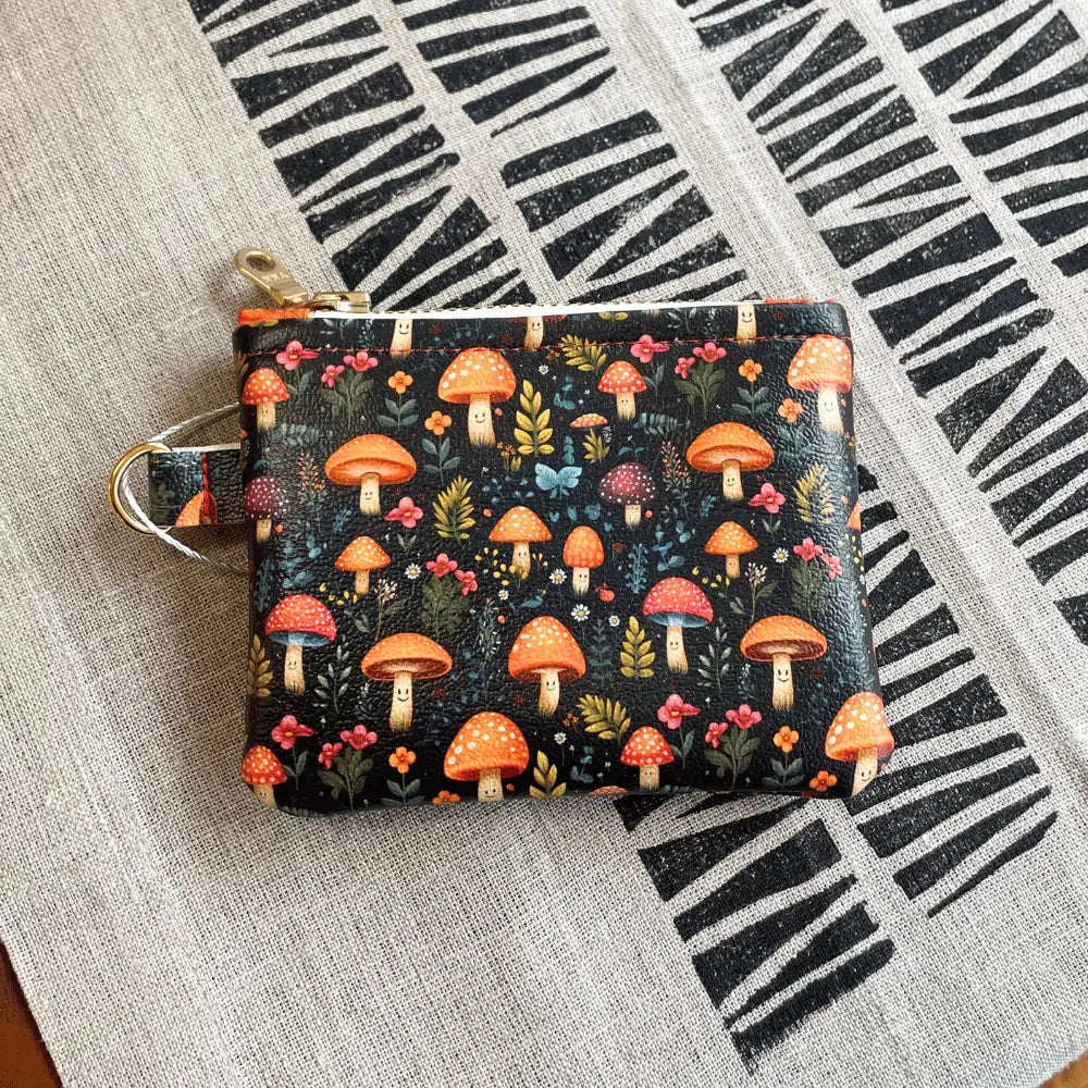 mushroom coin purse by so handmade